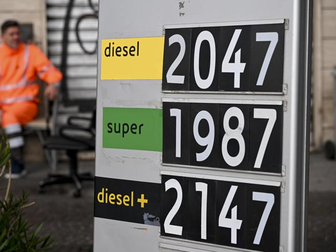 Benzina e diesel, prezzi sopra i 2,50 euro (servito): la mappa delle ...